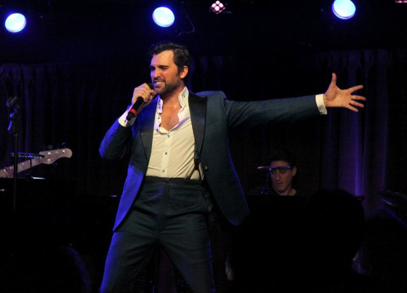 Review: AN EVENING WITH JUAN PABLO DI PACE Melds Old Hollywood Glamor with Rock Star Electricity At The Green Room 42  Image