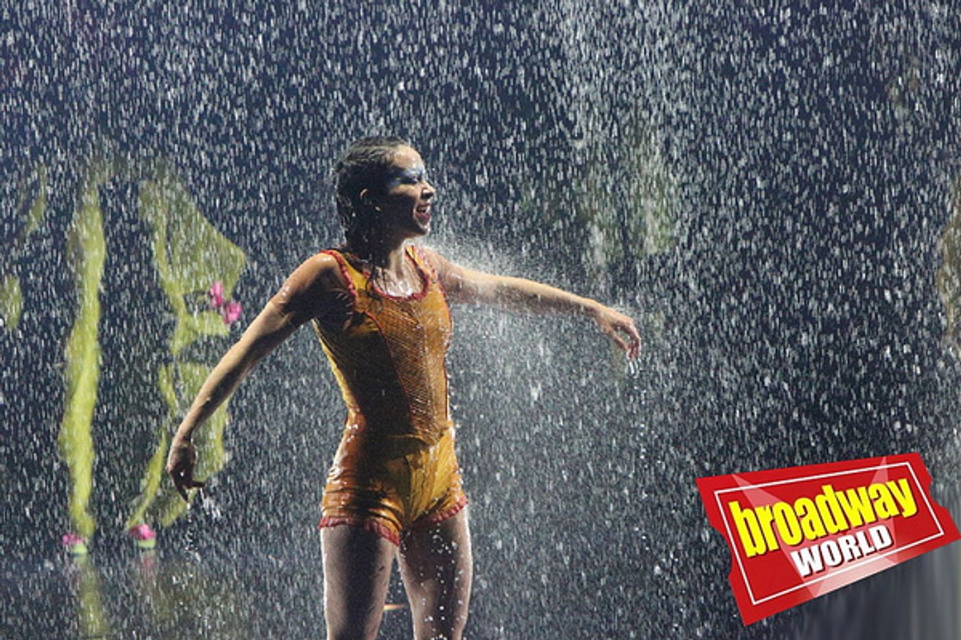 Photo Flash: First Look at CIRQUE DU SOLEIL LUZIA at the Royal Albert Hall Photo Flash: First Look at CIRQUE DU SOLEIL LUZIA at the Royal Albert Hall Image