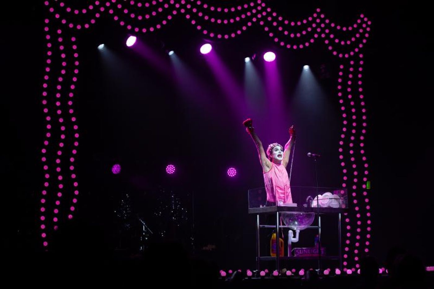 Review: 45 Years After Her Debut, Betty Blokk-Buster Returns To The Stage With BETTY BLOKK-BUSTER REIMAGINED Now Starring Josh Quong Tart  Image