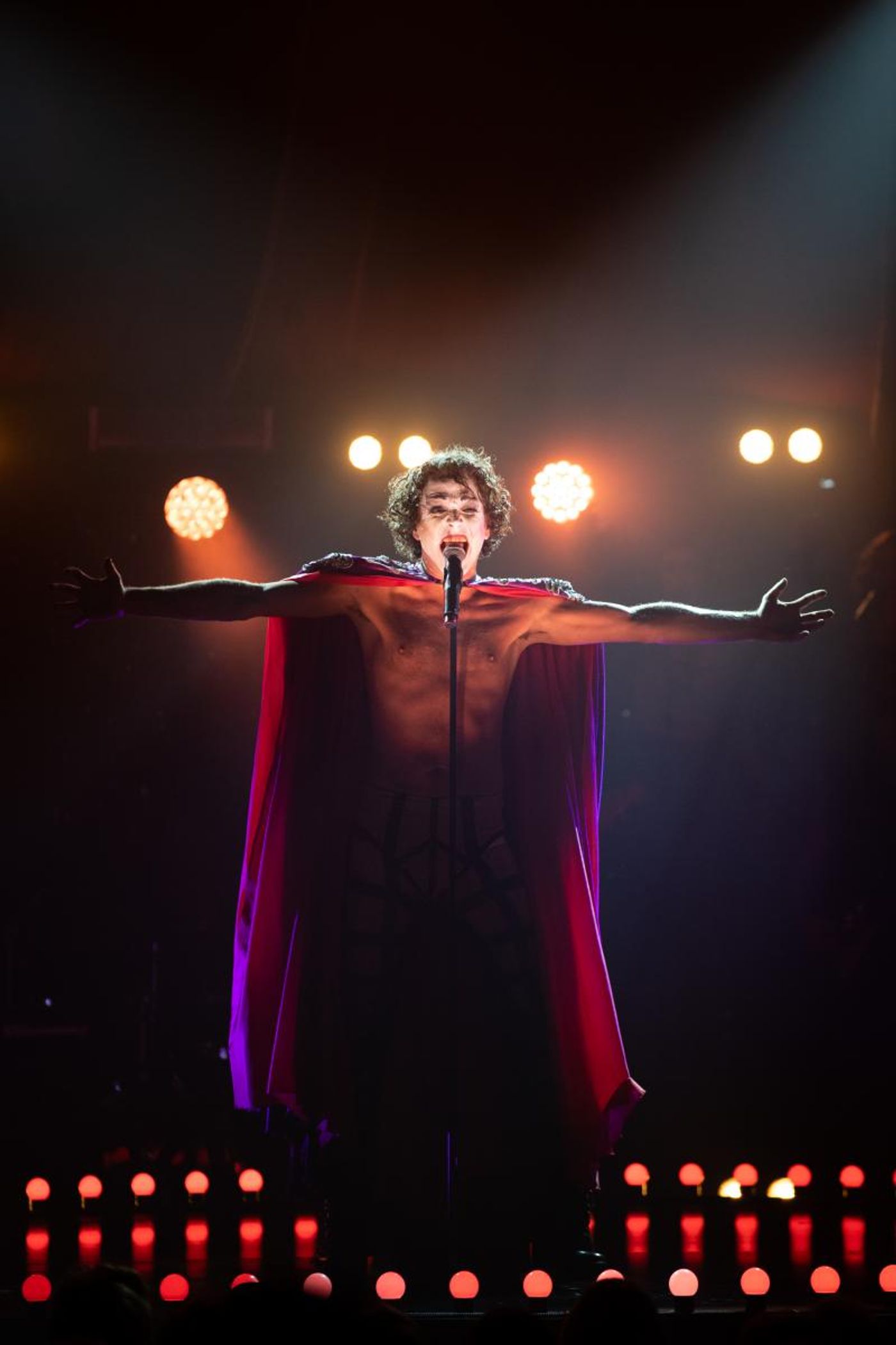 Review: 45 Years After Her Debut, Betty Blokk-Buster Returns To The Stage With BETTY BLOKK-BUSTER REIMAGINED Now Starring Josh Quong Tart  Image