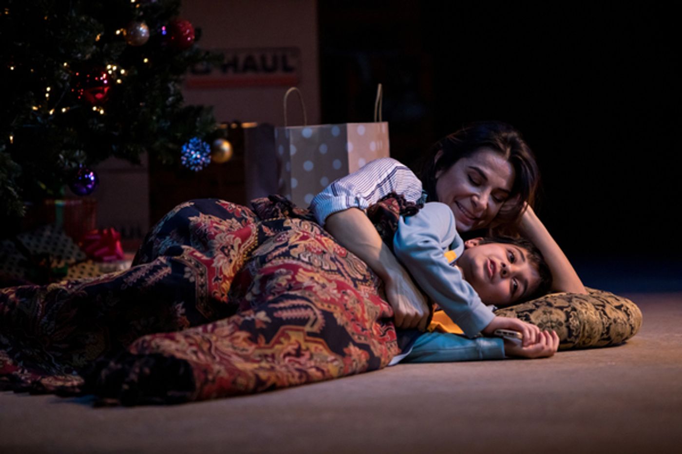 Photo Flash: Guthrie Theater's Production of NOURA  Image