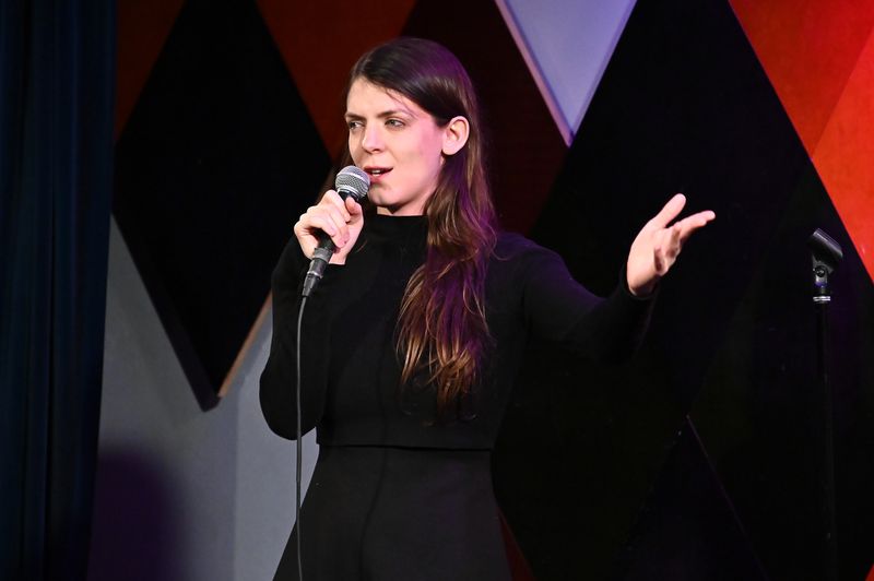 Photo Flash: Gloria Steinem and More at Ms. Foundation for Women's Comedy Night at Carolines on Broadway — photo 5 of 11