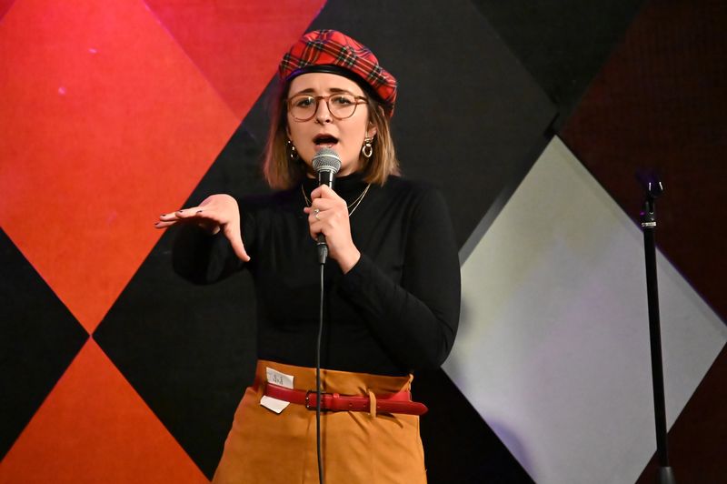 Photo Flash: Gloria Steinem and More at Ms. Foundation for Women's Comedy Night at Carolines on Broadway — photo 4 of 11