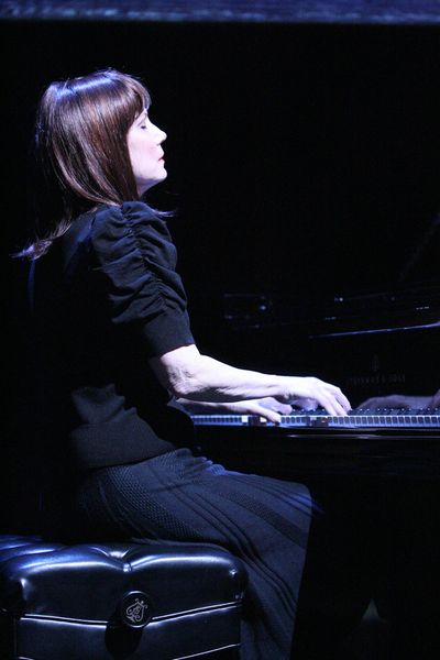 Mona Golabek Photo