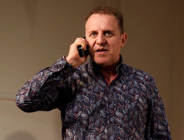 Nigel Lindsay Photo