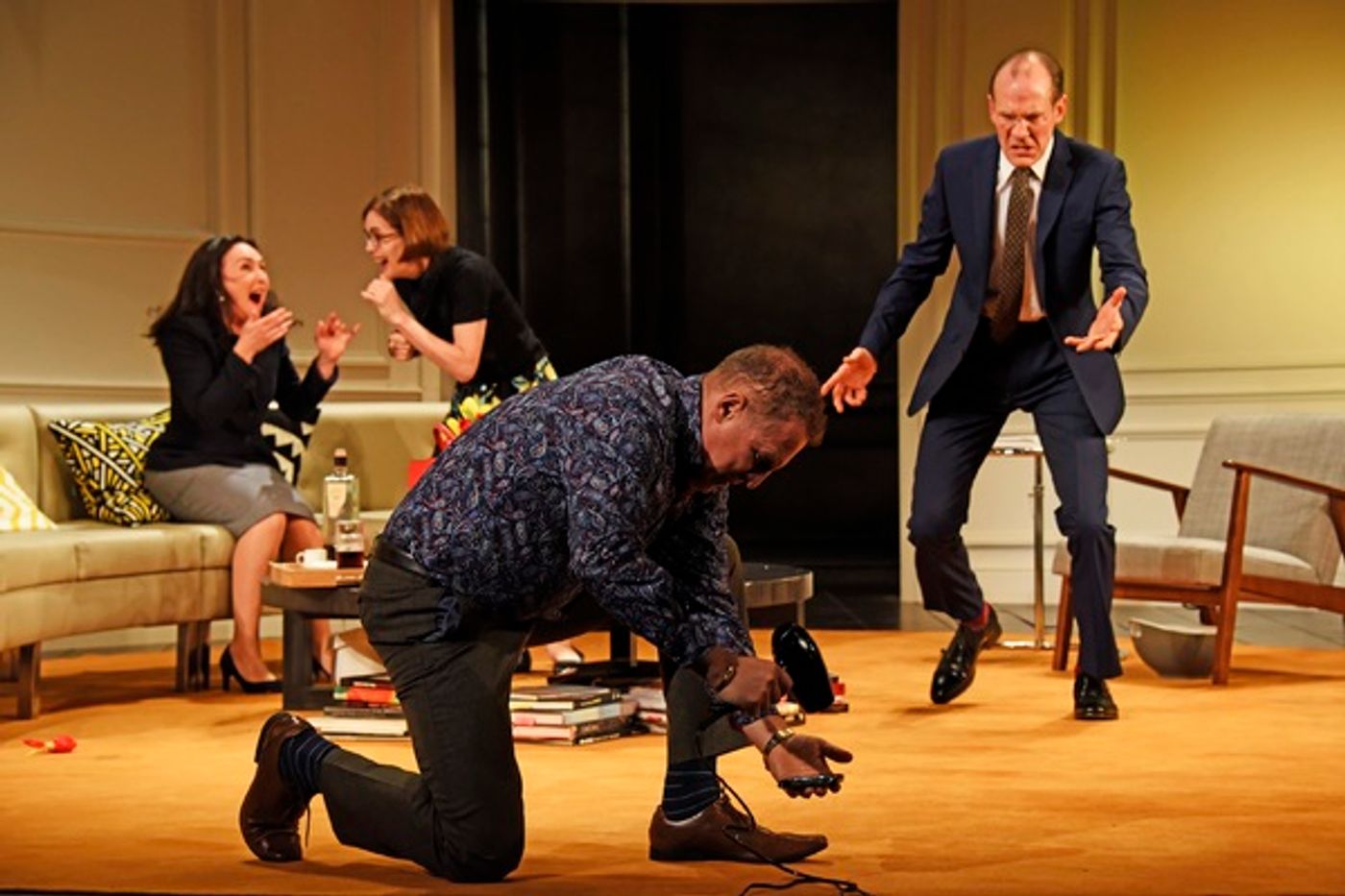 Photo Flash: First Look at the UK Tour of GOD OF CARNAGE Photo Flash: First Look at the UK Tour of GOD OF CARNAGE Image