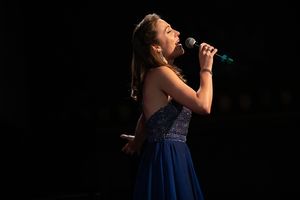 Laura Osnes Photo