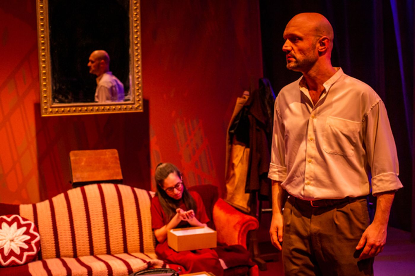 Photo Flash: First Look at The Phoenix Theatre's THE GLASS MENAGERIE Photo Flash: First Look at The Phoenix Theatre's THE GLASS MENAGERIE Image