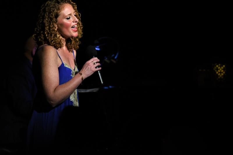 Review: MARISSA MULDER Warms Cold NYC Night (and Hearts) at Beach Cafe  Image