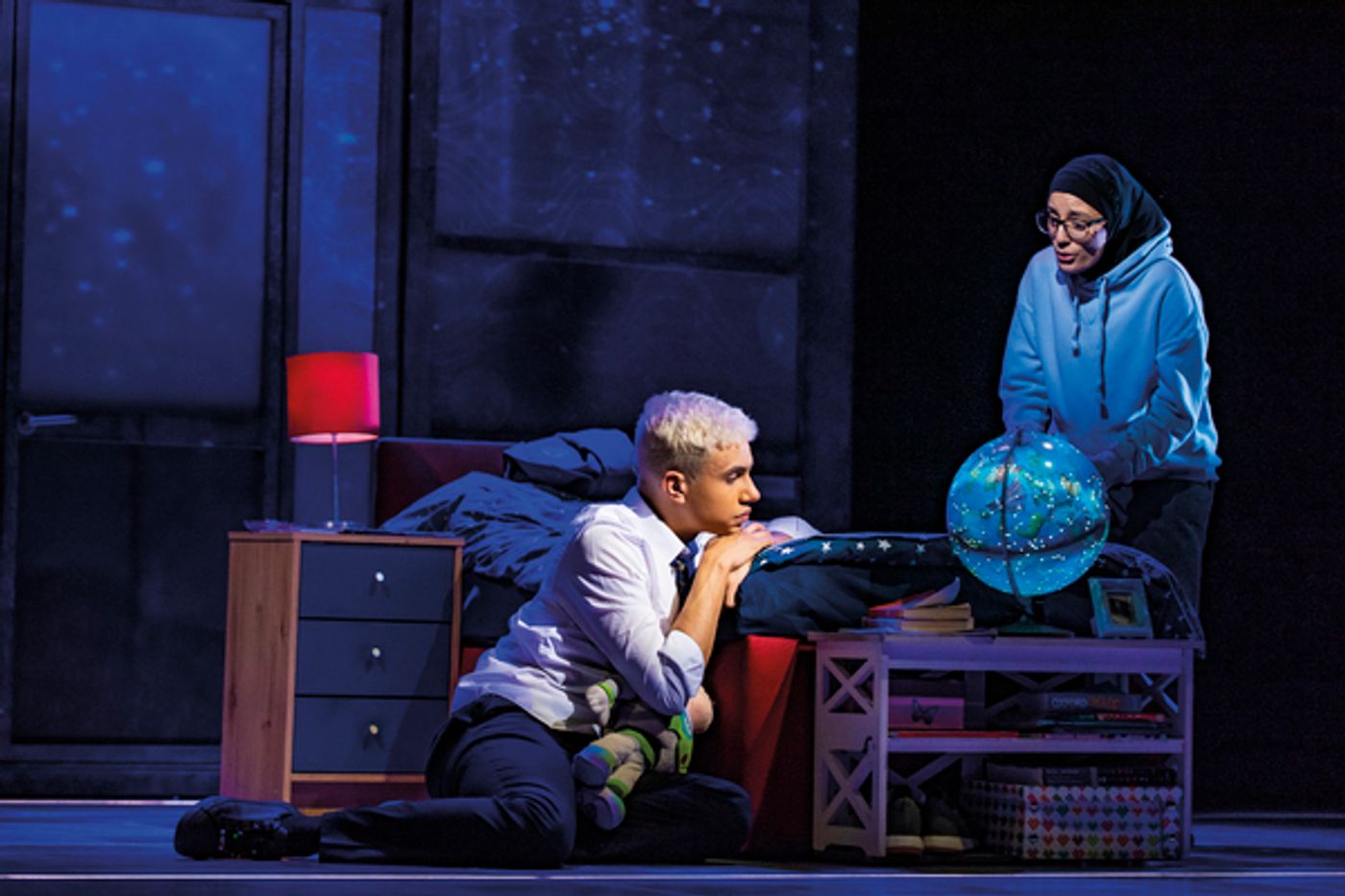 Photo Flash: First Look at the New Cast of EVERYBODY'S TALKING ABOUT JAMIE  Image