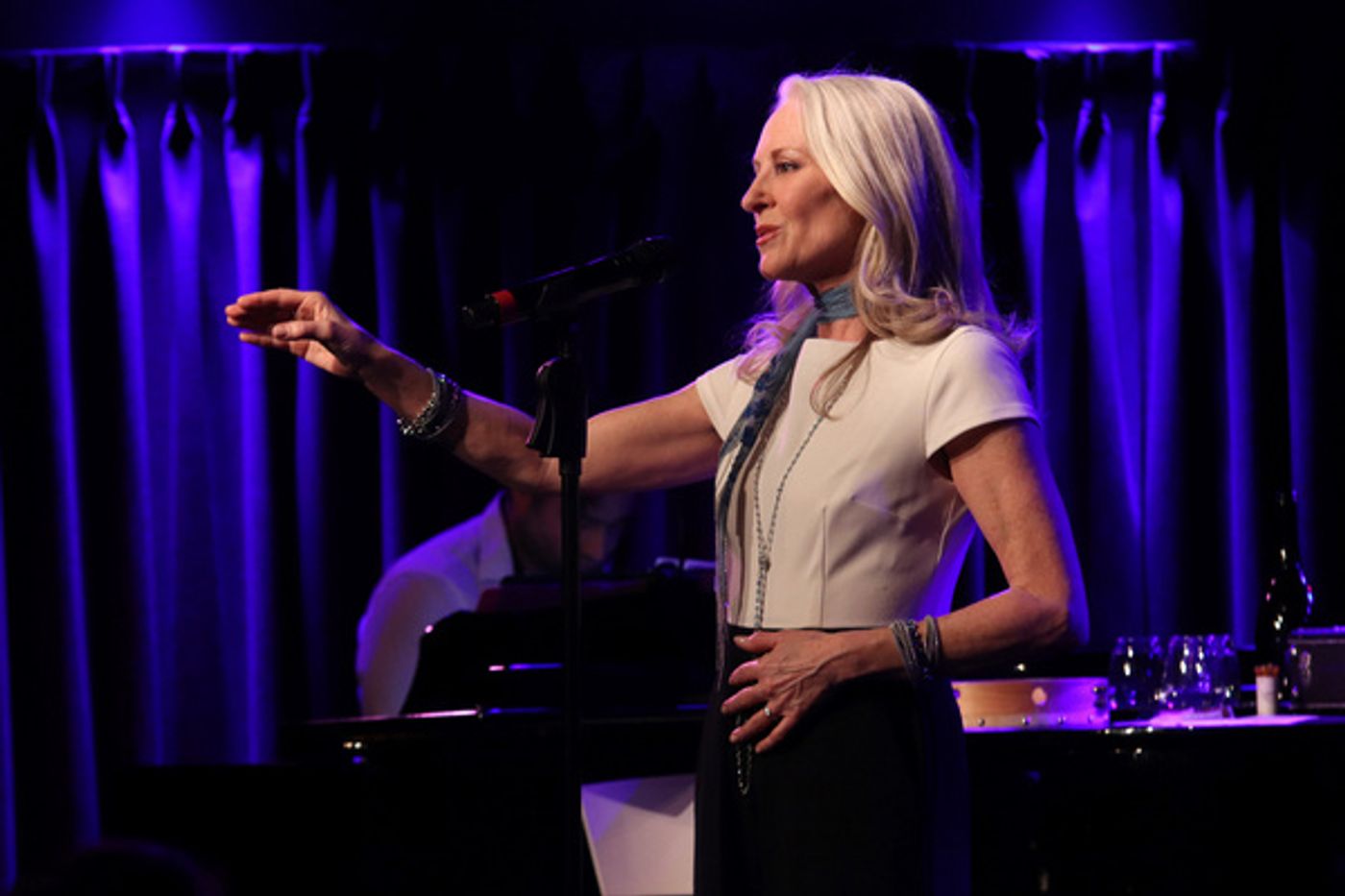 Photo Flash: Inside Elizabeth Ward Land's STILL WITHIN THE SOUND OF MY VOICE: THE SONGS OF LINDA RONSTADT At The Green Room 42  Image