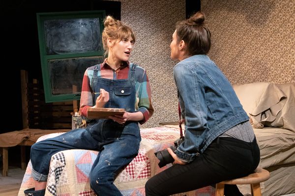 Stephanie Altholz, Susan Maris
 Photo