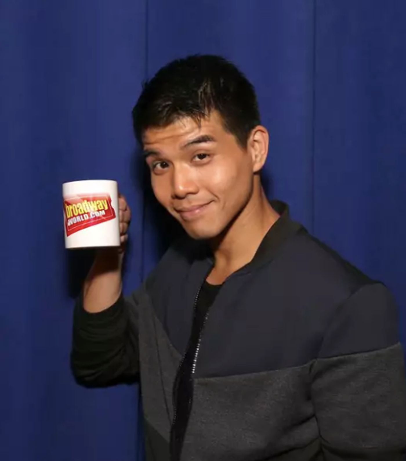 Wake Up With BWW 1/23: GRAND HORIZONS Officially Opens Tonight, and More! Wake Up With BWW 1/23: GRAND HORIZONS Officially Opens Tonight, and More! Image