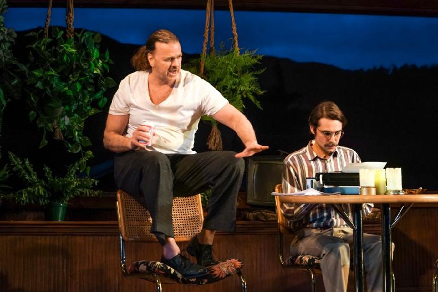Review: TRUE WEST at the Seattle Rep Bares the Teeth of a Classic  Image