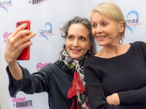 Kathryn Ann Wright, Bebe Neuwirth
 Photo