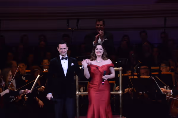Max von Essen and Laura Michelle Kelly Photo