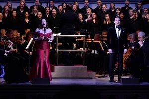 Laura Michelle Kelly, Max von Essen and Essential Voices USA @ BroadwayWorld Laura Michelle Kelly, Max von Essen and Essential Voices USA Photo