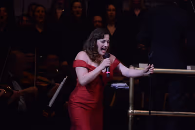Laura Michelle Kelly Photo