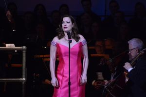 Laura Michelle Kelly @ BroadwayWorld Laura Michelle Kelly Photo