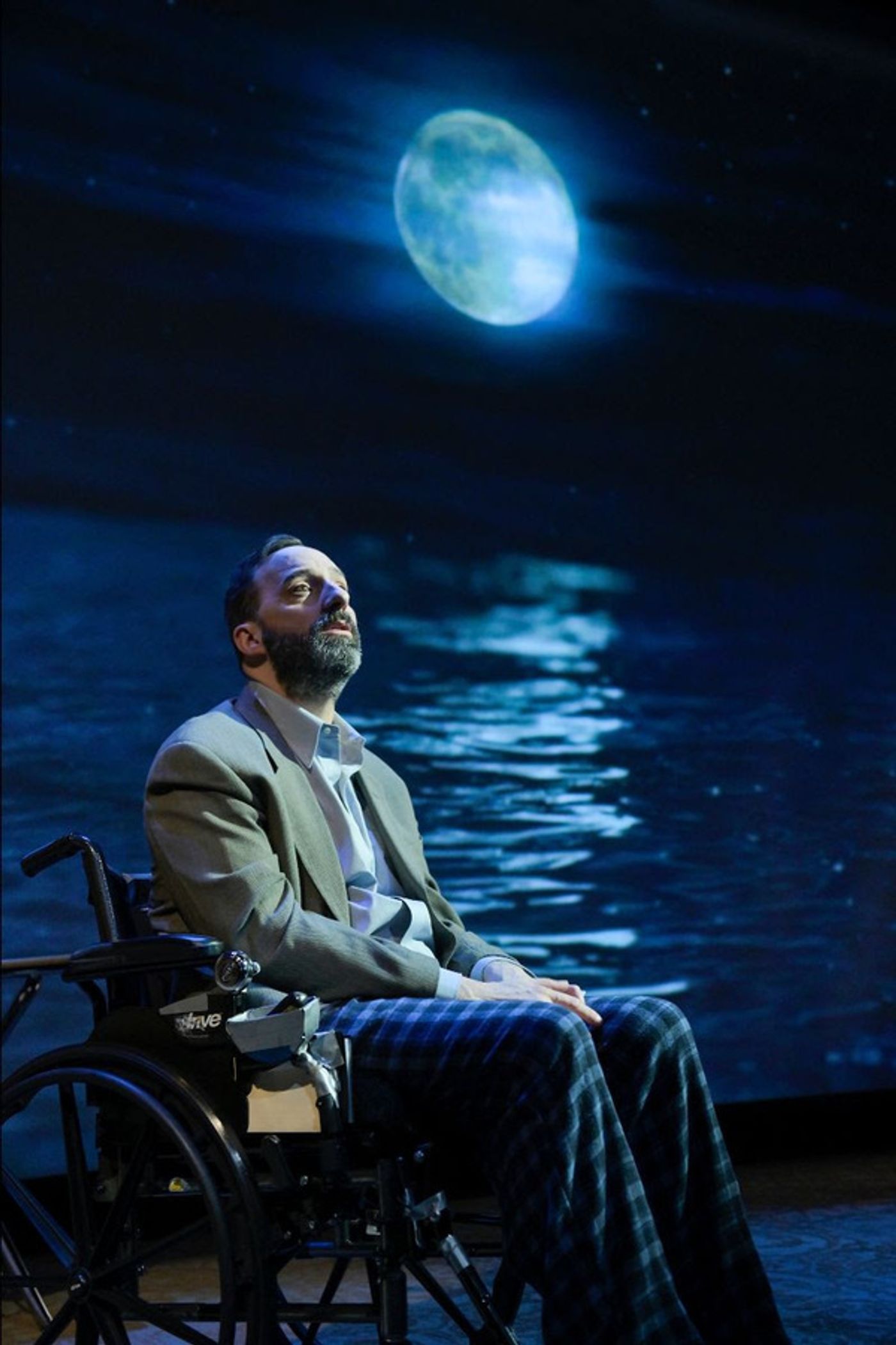 Photo Flash: Get a First Look at Tony Hale and More in WAKEY, WAKEY at A.C.T.'s Geary Theater  Image