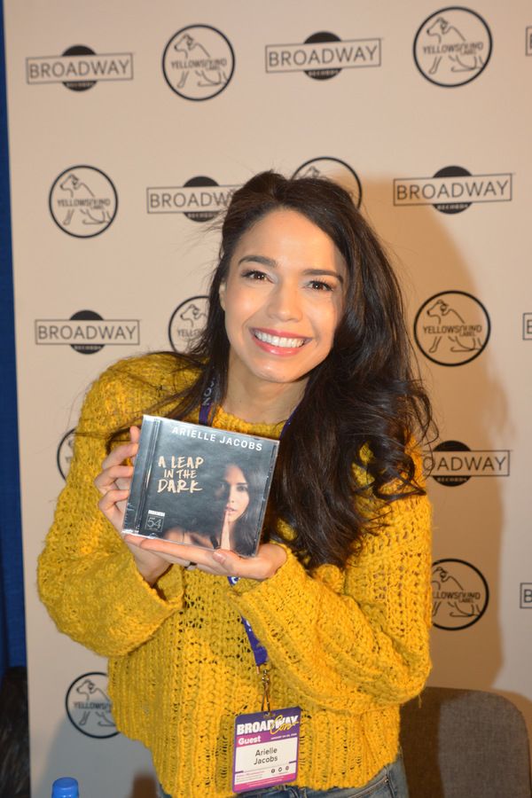 Photos: Go Behind the Scenes of BroadwayCon 2020! — photo 20 of 102
