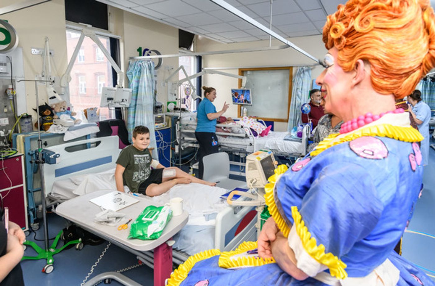 Photo Flash: Cast Members From Birmingham Hippodrome's SNOW WHITE AND THE SEVEN DWARFS Visit Birmingham Children's Hospital Photo Flash: Cast Members From Birmingham Hippodrome's SNOW WHITE AND THE SEVEN DWARFS Visit Birmingham Children's Hospital Image