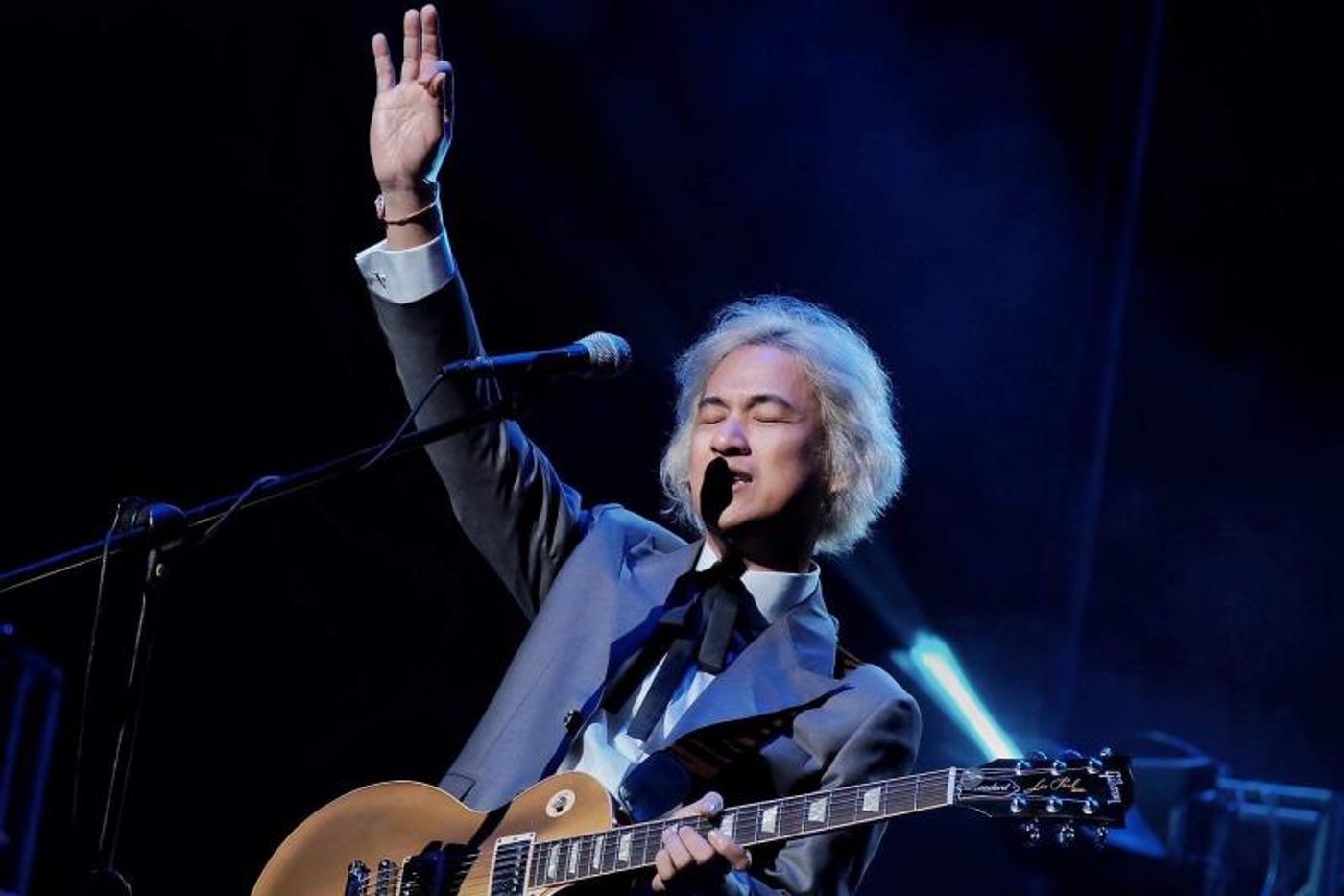 PHOTOS: Ely Buendia Returns to A NIGHT AT THE THEATER; View Previous Concert Photos!  Image