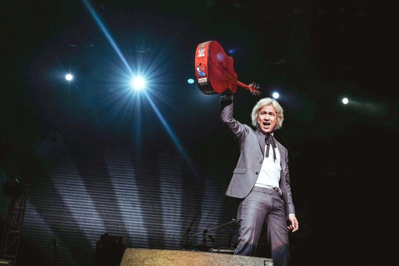 PHOTOS: Ely Buendia Returns to A NIGHT AT THE THEATER; View Previous Concert Photos!  Image