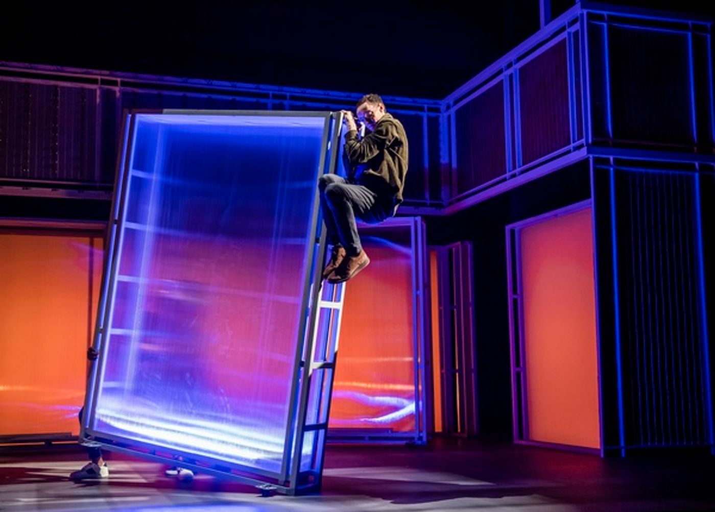 Photo Flash: First Look at Frantic Assembly's I THINK WE ARE ALONE  Image