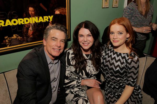 Peter Gallagher, Lauren Graham, Jane Levy Photo