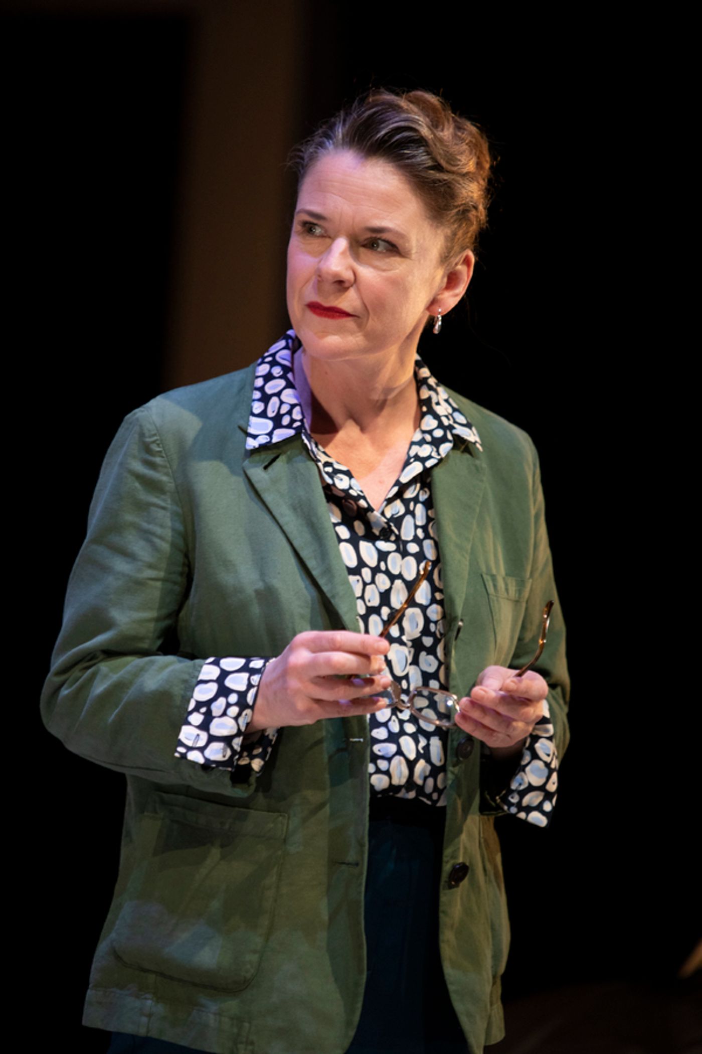 Photo Flash: First Look at THE HAYSTACK at Hampstead Theatre  Image