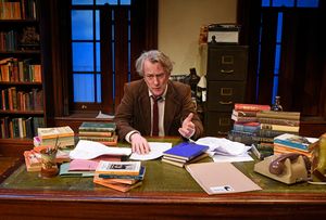 Stephen Tompkinson Photo