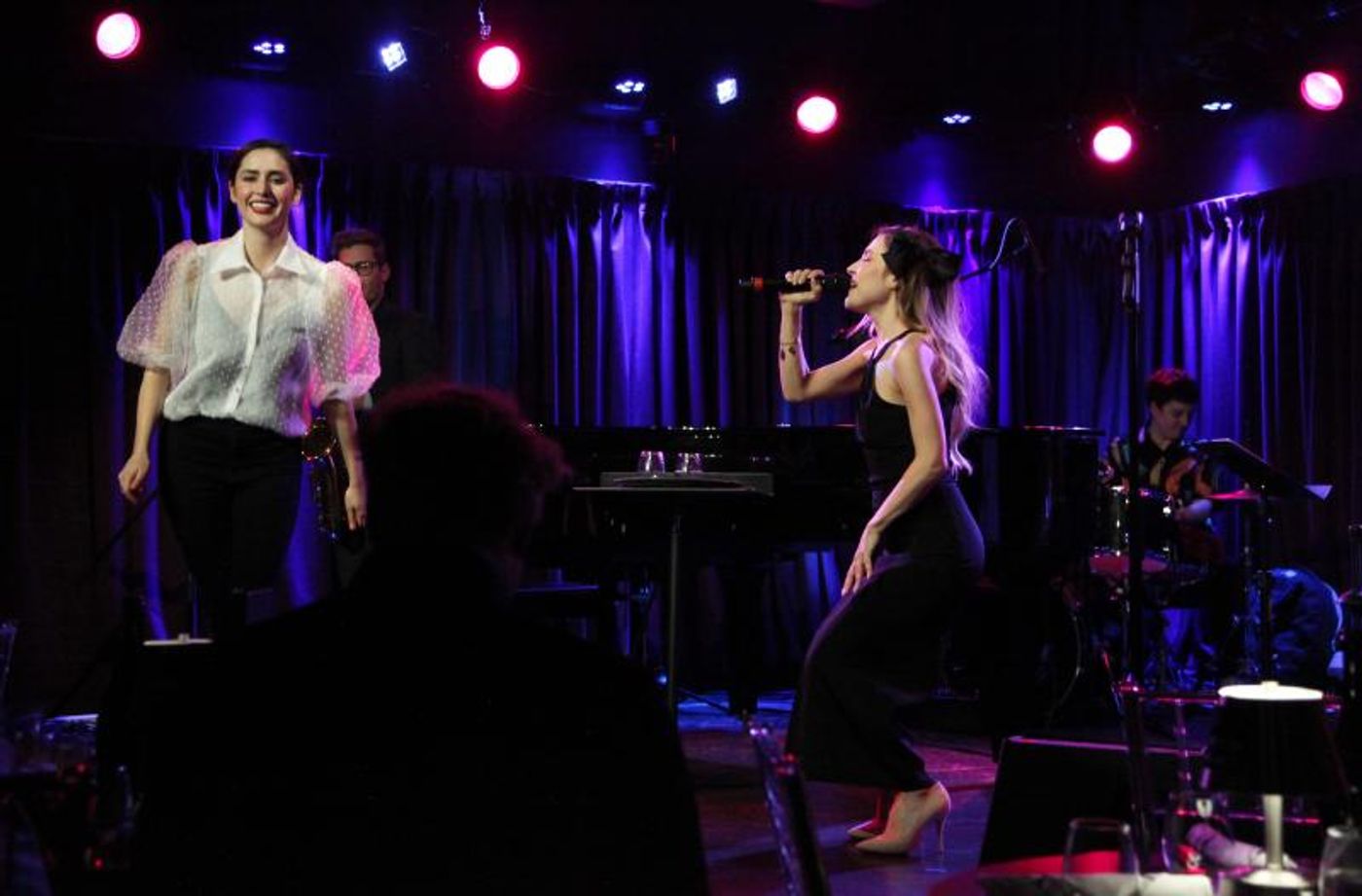 Review: SAMANTHA SIDLEY Brings “Something Cool” With Her Open Queerness And Her Smooth Jazz Stylings To The Stage At The Green Room 42 Review: SAMANTHA SIDLEY Brings “Something Cool” With Her Open Queerness And Her Smooth Jazz Stylings To The Stage At The Green Room 42 Image