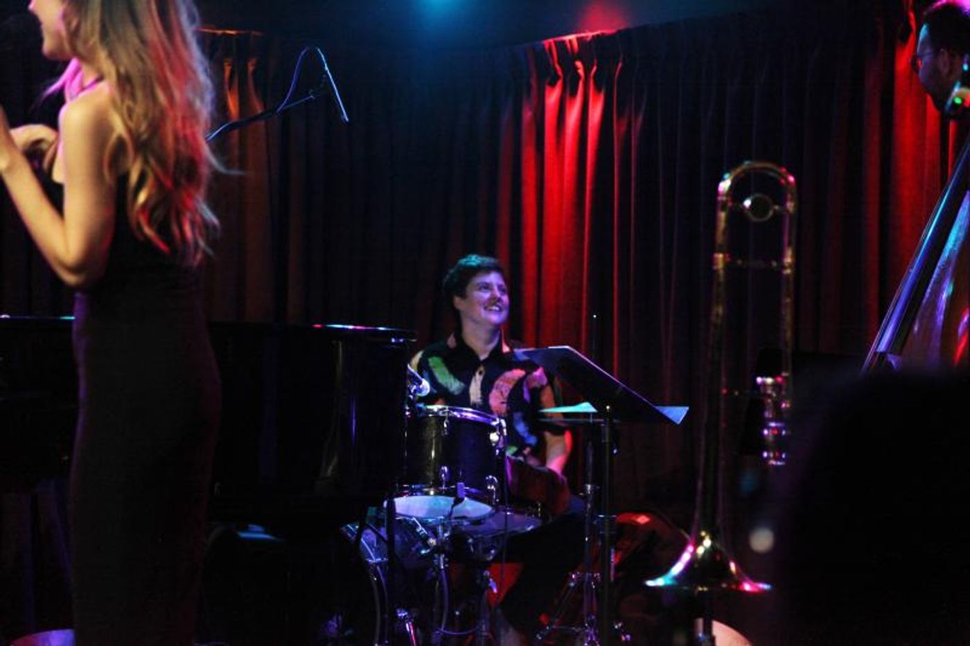 Review: SAMANTHA SIDLEY Brings “Something Cool” With Her Open Queerness And Her Smooth Jazz Stylings To The Stage At The Green Room 42 Review: SAMANTHA SIDLEY Brings “Something Cool” With Her Open Queerness And Her Smooth Jazz Stylings To The Stage At The Green Room 42 Image