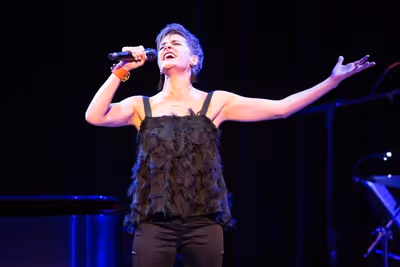 Jenn Colella Photo