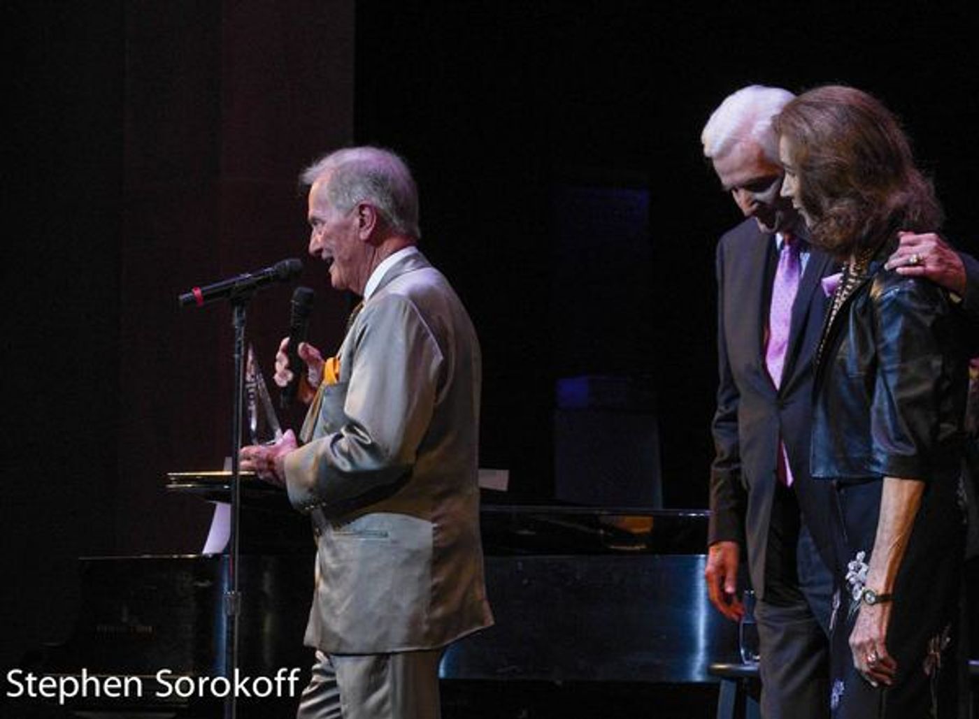 Photo Coverage: Pat Boone Receives Lifetime Achievement Award at Debby Boone Concert  Image
