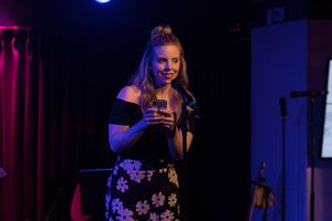 Fiona McIntyre @ BroadwayWorld Fiona McIntyre Photo