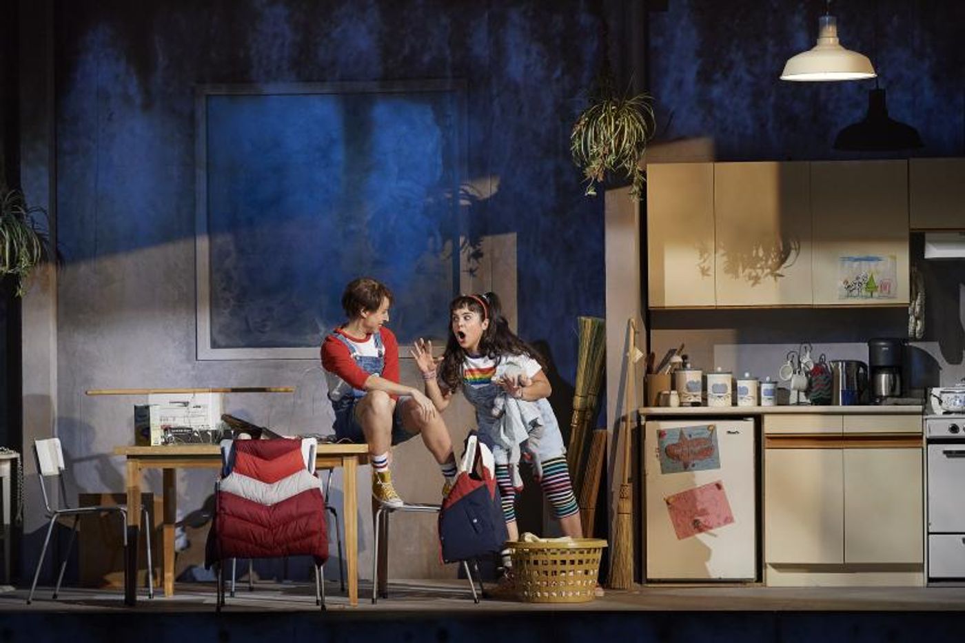 Review: HANSEL AND GRETEL loses sight of its talented cast in an over-the-top, overwhelming production  Image