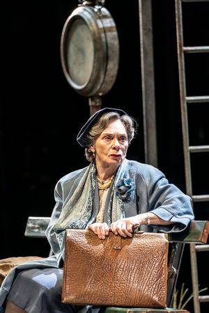 Sara Kestelman
 Photo