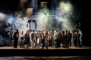 Hugo Weaving and Company
 Photo