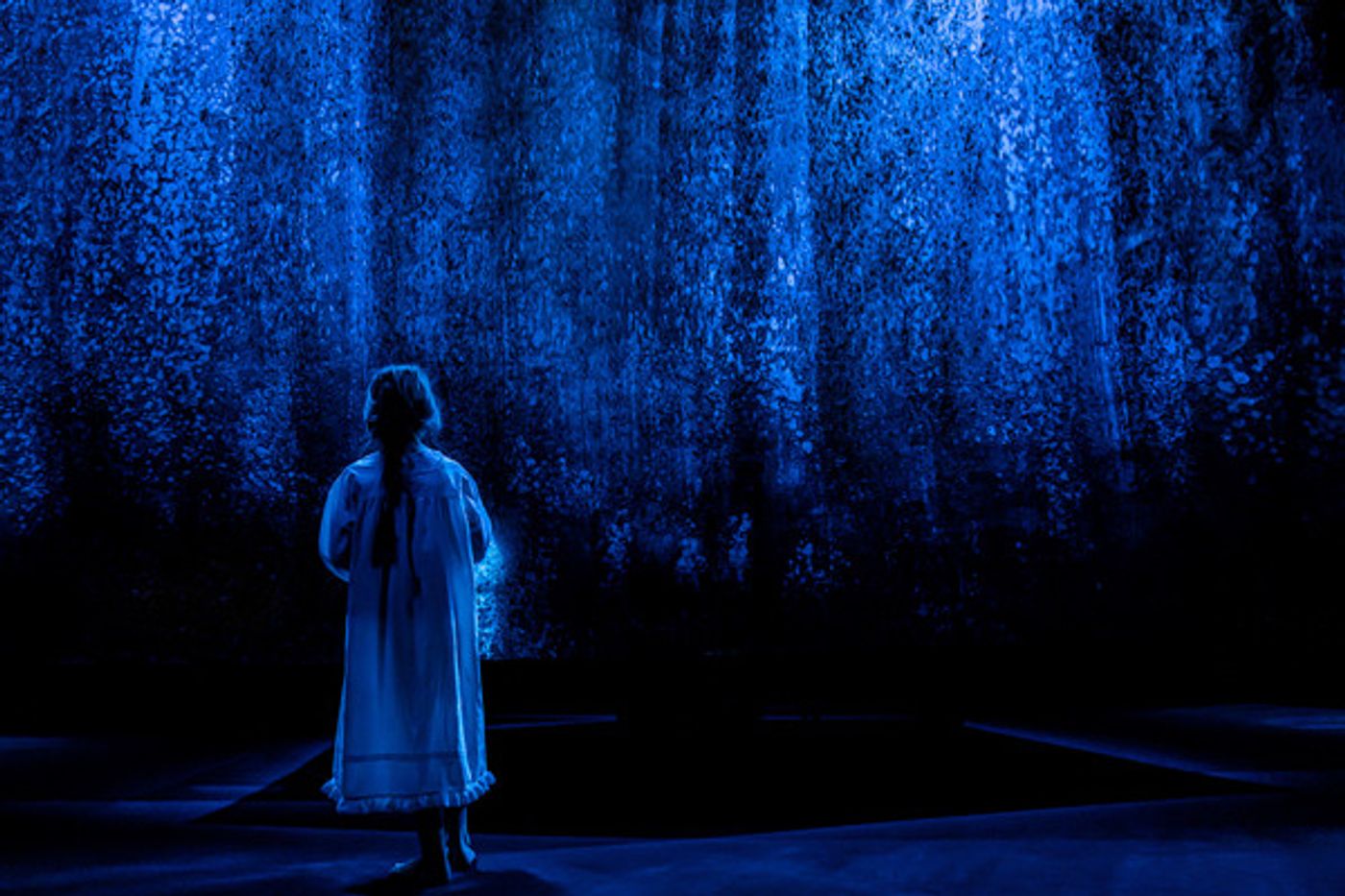 Photo Flash: First Look at FAR AWAY at The Donmar Warehouse  Image