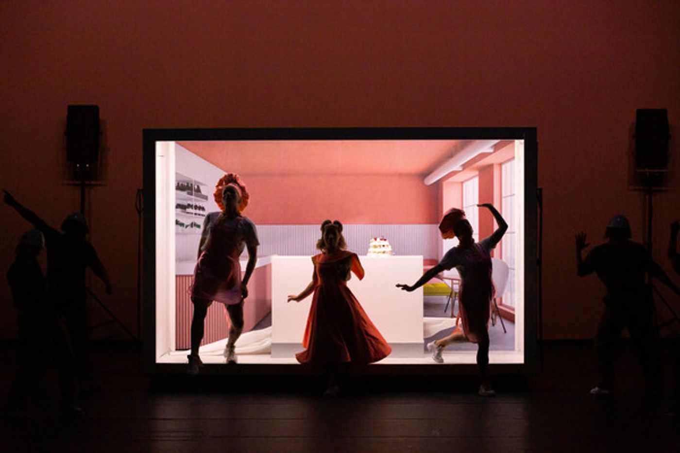 Review: SAPIENS at the Finnish National Theatre Review: SAPIENS at the Finnish National Theatre Image