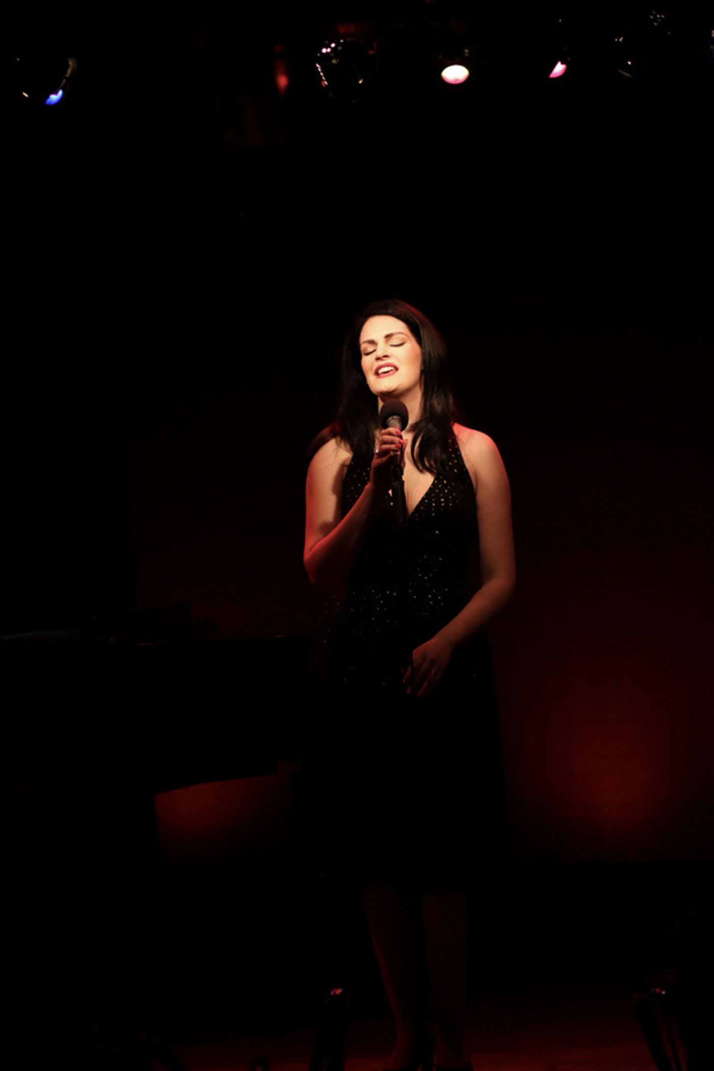 Photo Flash: THE SENSIBLE CABARET Welcomes The Luminous Cayman Ilika  Image