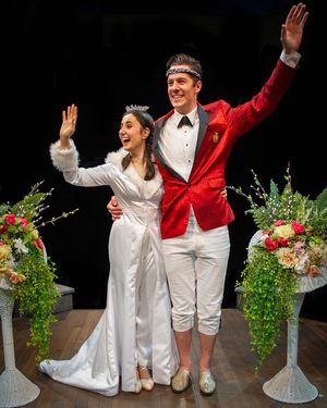 Marielle Nada Issa, Trevor Vanderzee @ BroadwayWorld Marielle Nada Issa, Trevor Vanderzee Photo