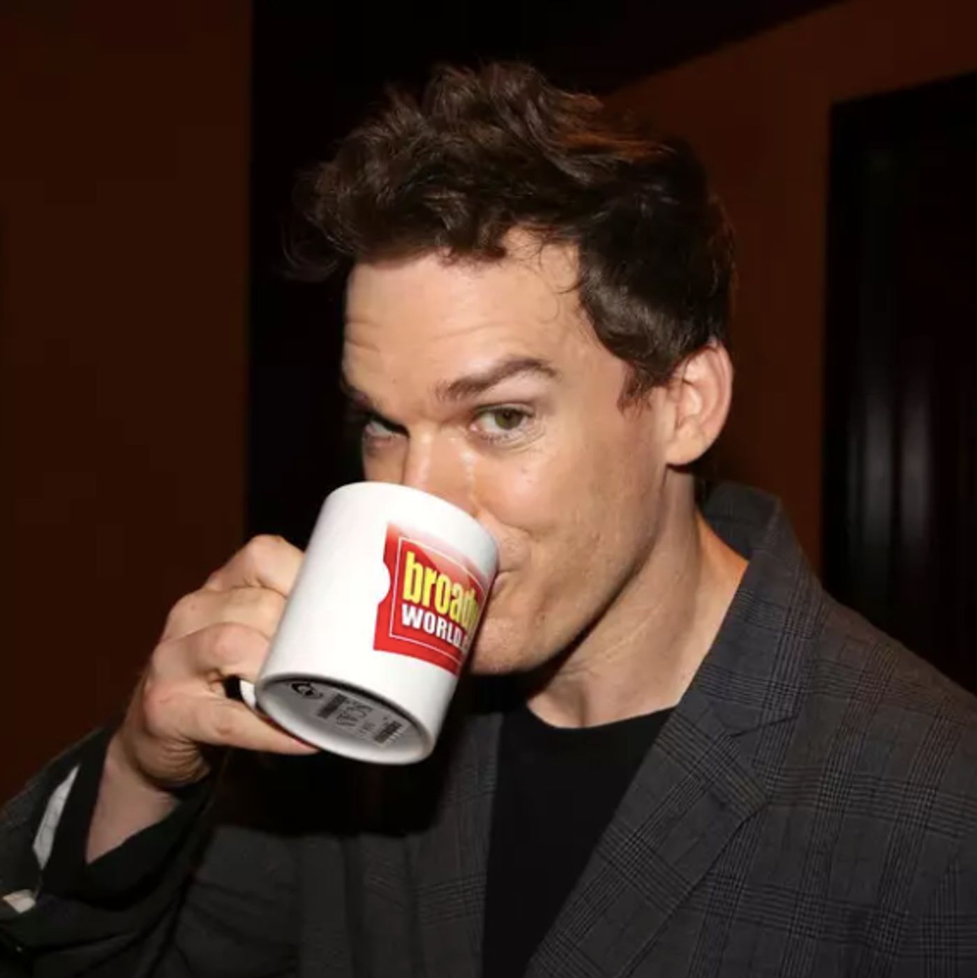 Wake Up With BWW 2/14: Lindsay Pearce and Sam Gravitte Join WICKED, and More!  Image