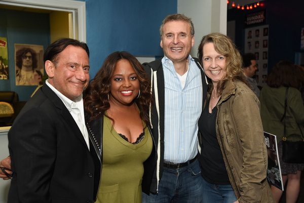 Eugene Pack (i.), Sherri Shepherd with audience members Phil Rosenthal and Monica Hor Photo