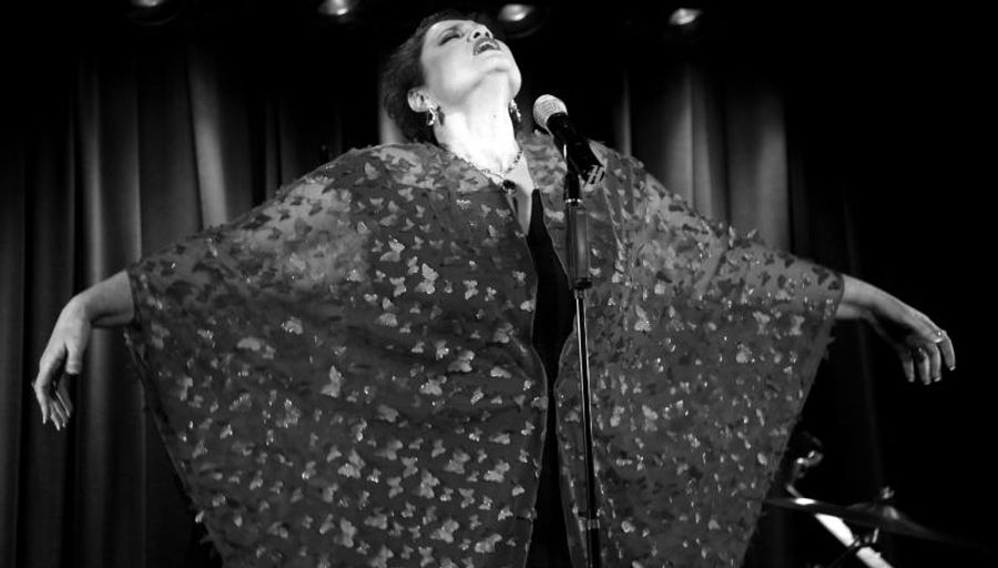 Review: Regina Zona Holds Court at The Laurie Beechman Theatre in BECOMING...THE QUEEN 2.0 Image
