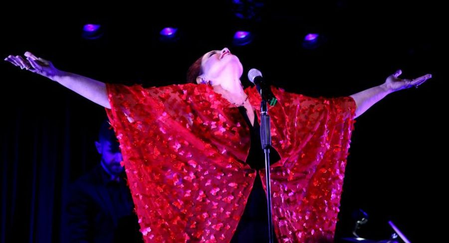Review: Regina Zona Holds Court at The Laurie Beechman Theatre in BECOMING...THE QUEEN 2.0 Image