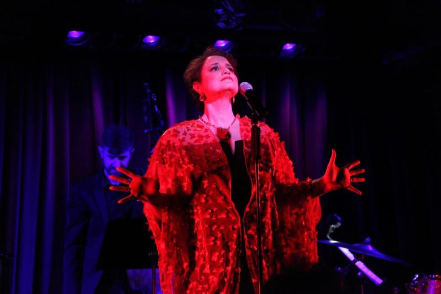 Review: Regina Zona Holds Court at The Laurie Beechman Theatre in BECOMING...THE QUEEN 2.0 Image
