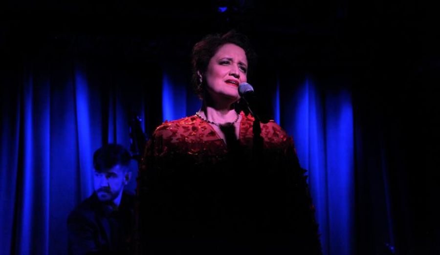 Review: Regina Zona Holds Court at The Laurie Beechman Theatre in BECOMING...THE QUEEN 2.0 Image